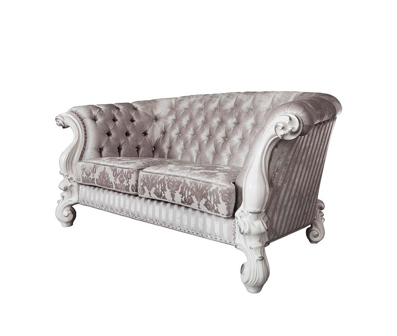 Versailles Loveseat W/5 Pillows - LV01395