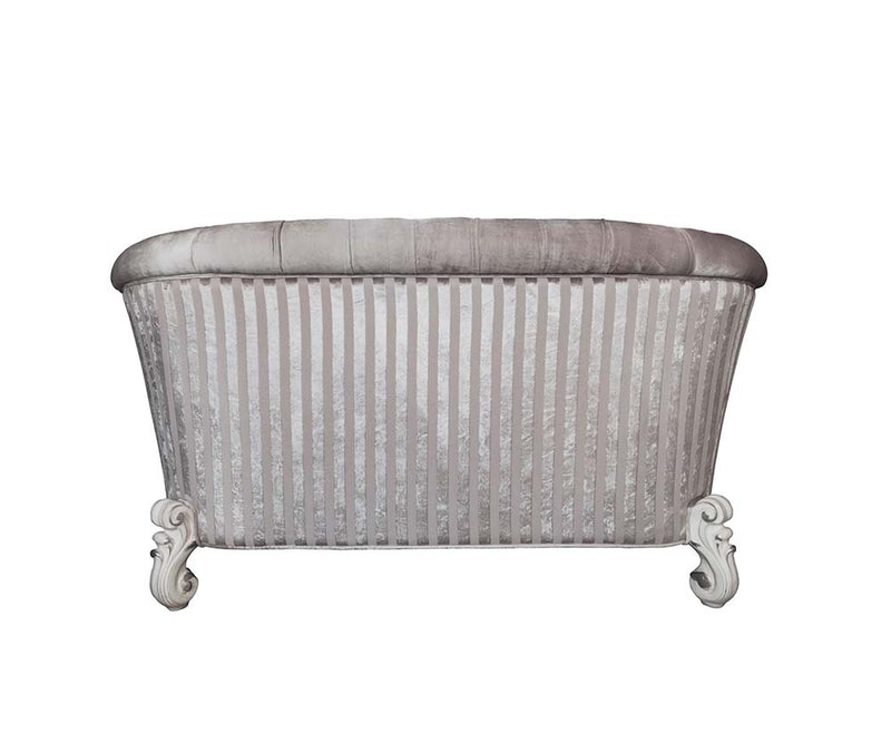 Versailles Loveseat W/5 Pillows - LV01395