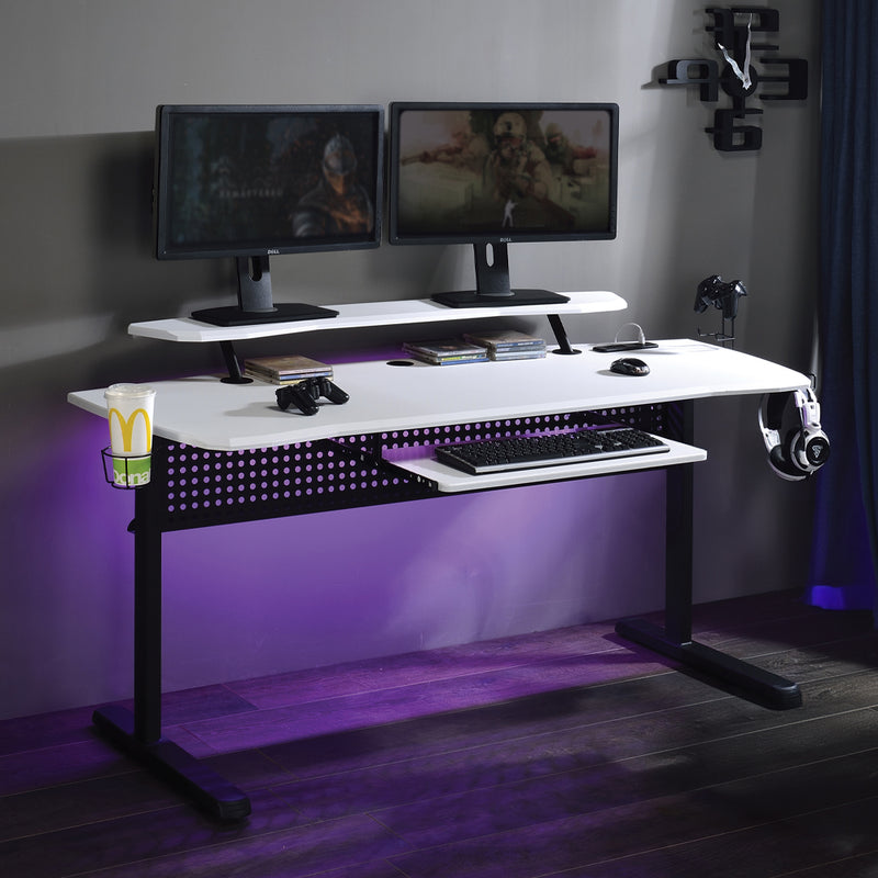 Vildre Gaming Desk W/USB - 93134