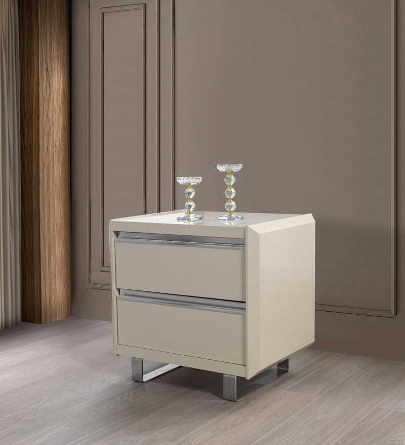 Viola Cream High Gloss Lacquer 4 pc Queen Bedroom Set - VIOLABEDROOM-4PCQ