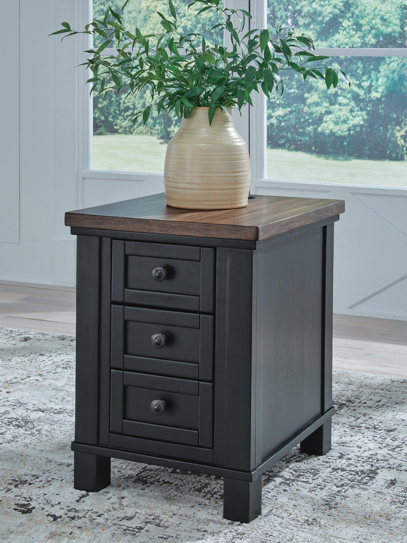 Wildenauer Brown/Black Chairside End Table - T664-7