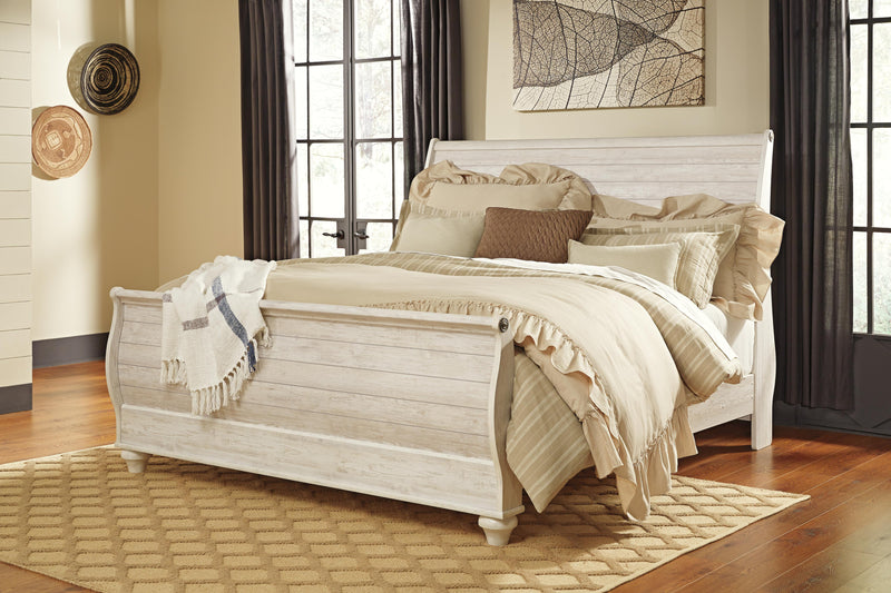 Willowton King Sleigh Bed with Mirrored Dresser and 2 Nightstands in Whitewash - PKG004362