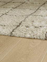Wrenlow Cream/Brown Large Rug - R407211