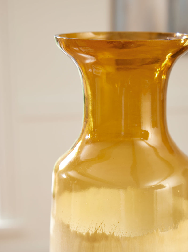Wynburg White/Amber Vase - A2000723