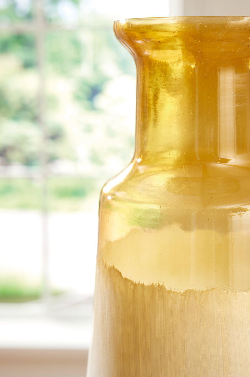 Wynburg White/Amber Vase - A2000724