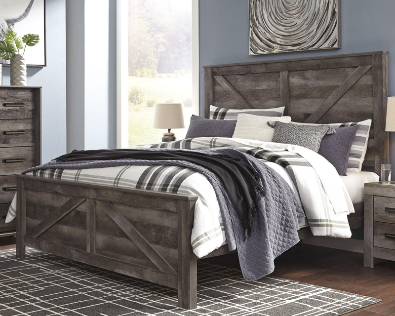 Wynnlow Gray King Crossbuck Panel Bed and Chest - B440B43