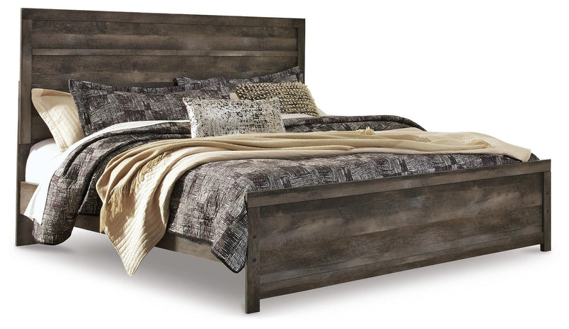 Wynnlow Gray King Panel Bed and 2 Nightstands - B440B45