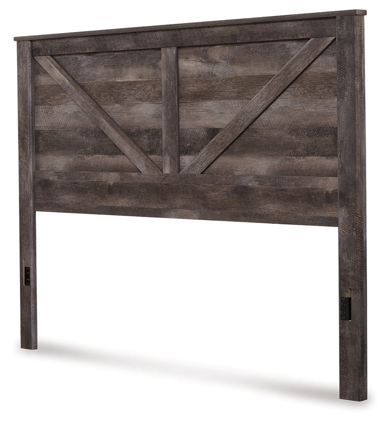 Wynnlow King Crossbuck Panel Bed with Mirrored Dresser, Chest and Nightstand in Gray - PKG005695