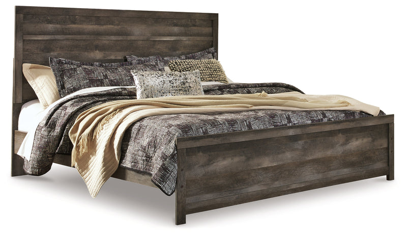 Wynnlow King Panel Bed with Mirrored Dresser and Nightstand in Gray - PKG014054