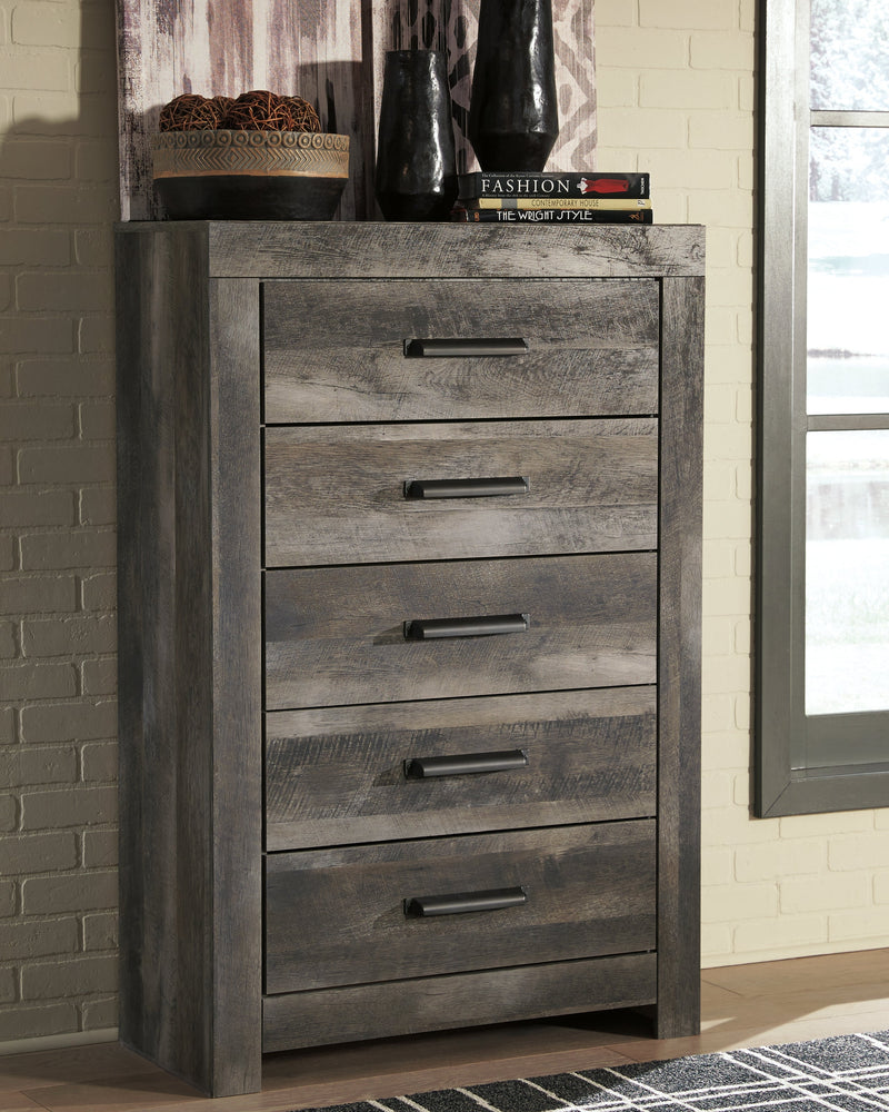 Wynnlow King Poster Bed with Mirrored Dresser, Chest and 2 Nightstands in Gray - PKG006363