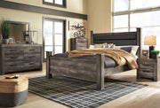 Wynnlow King Poster Bed with Mirrored Dresser in Gray - PKG005143
