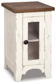 Wystfield 2 End Tables in White/Brown - PKG008453