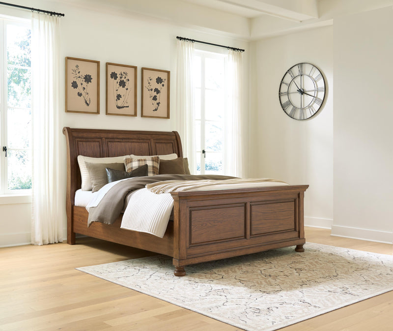 Zackaryn Warm Brown Queen Sleigh Bed - PCB807B10