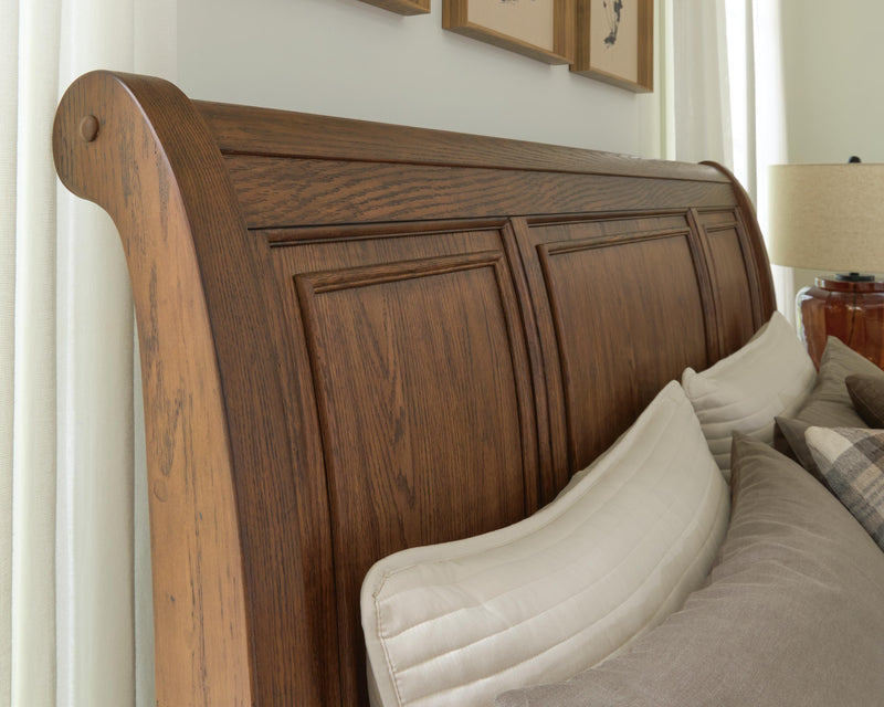 Zackaryn Warm Brown Queen Sleigh Bed - PCB807B10