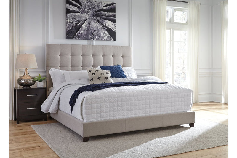 Dolante Beige Queen Upholstered Bed - Gate FurnitureQueen Bed