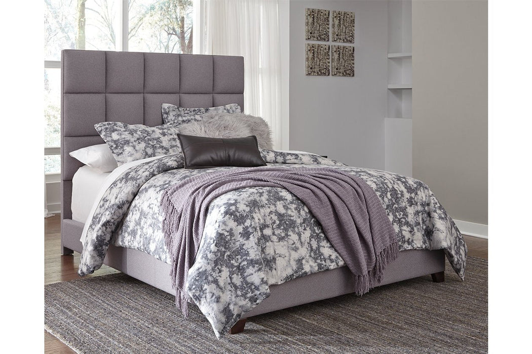 Dolante Gray Queen Upholstered Bed - B130-381 - Gate Furniture
