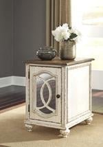 Realyn White/Brown Chairside End Table - Gate FurnitureEnd Table Chair Side