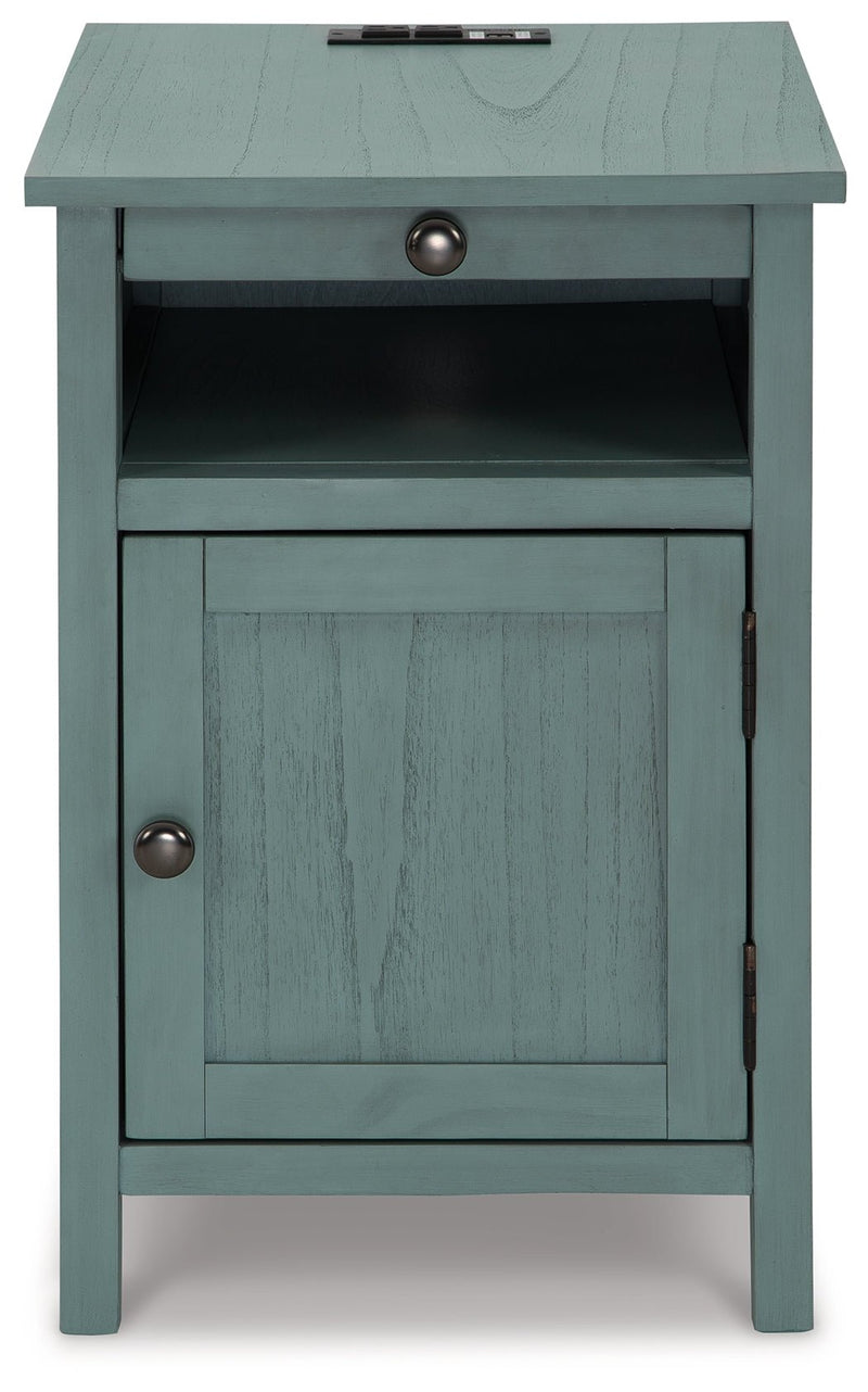 Treytown Chairside End Table - Gate FurnitureEnd Table Chair Side