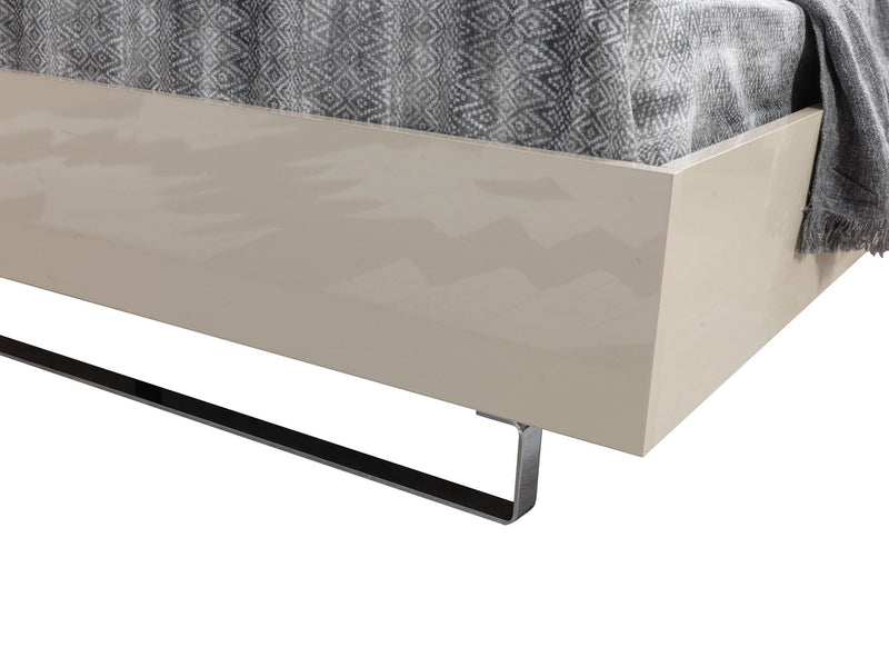 Viola Cream High Gloss Lacquer 4 pc Queen Bedroom Set - VIOLABEDROOM-4PCQ